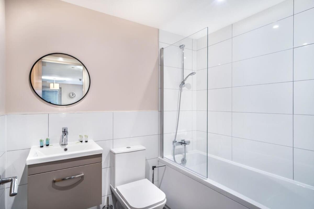 Modern & Spacious 2 Bed Apartment In Manchester Exterior foto