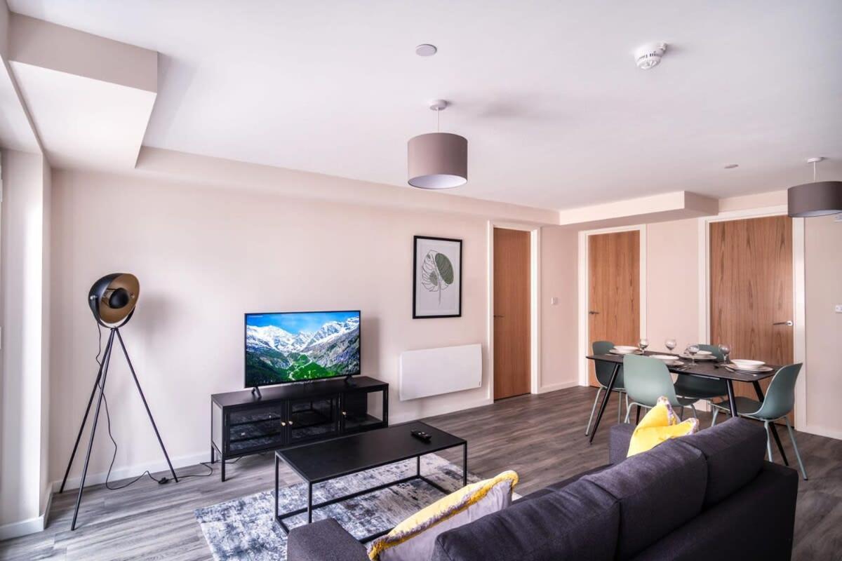 Modern & Spacious 2 Bed Apartment In Manchester Exterior foto